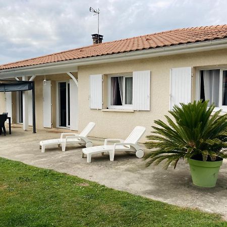 Maison Familiale Avec Jardin De 1500M2 Saint-Genes-de-Fronsac Exterior foto