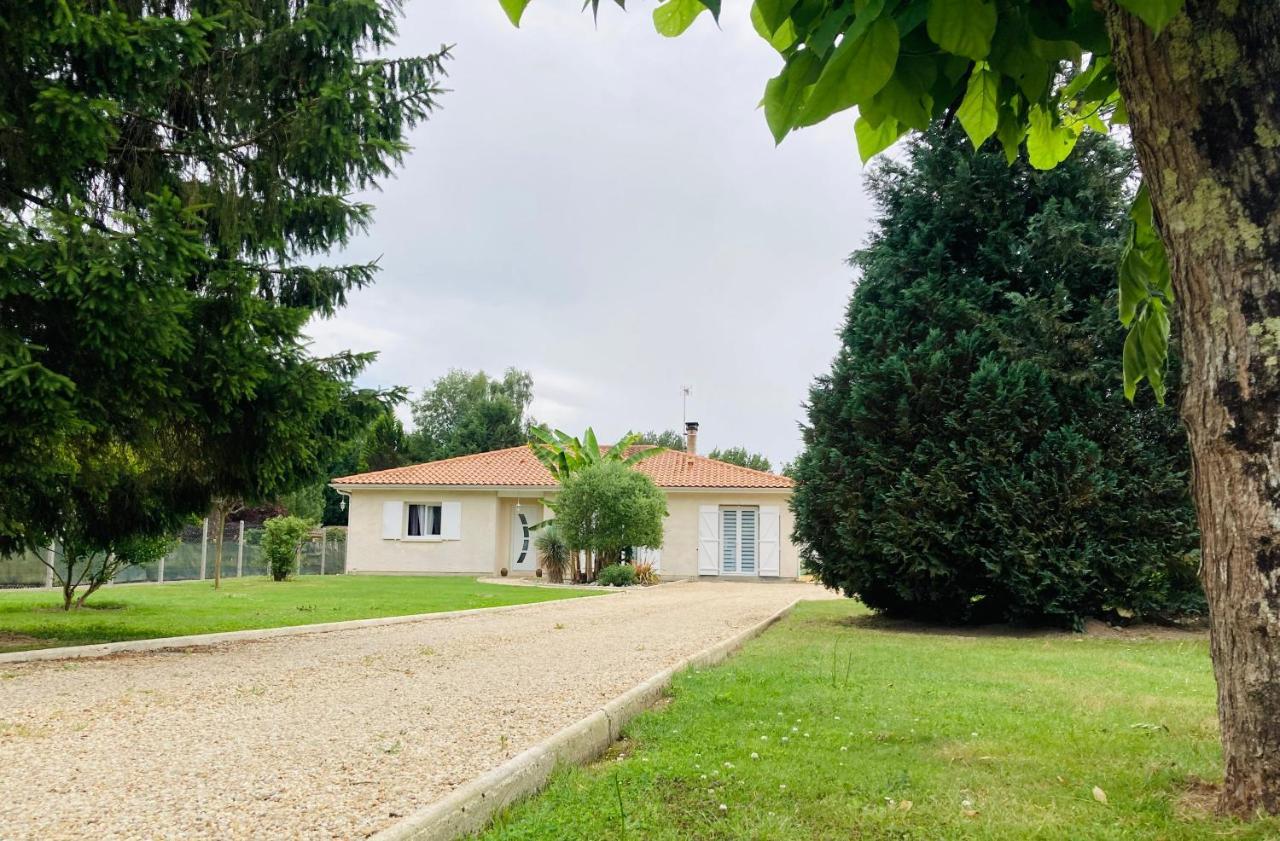 Maison Familiale Avec Jardin De 1500M2 Saint-Genes-de-Fronsac Exterior foto
